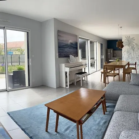 Avec Jacuzzi Proche De La Plage, Velo A Disposition