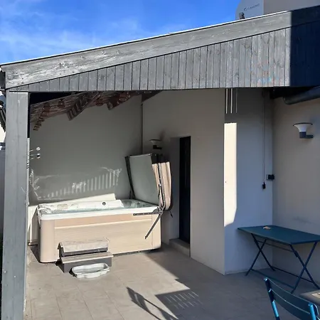 Avec Jacuzzi Proche De La Plage, Velo A Disposition *