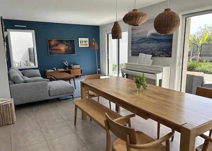 Avec Jacuzzi Proche De La Plage, Velo A Disposition